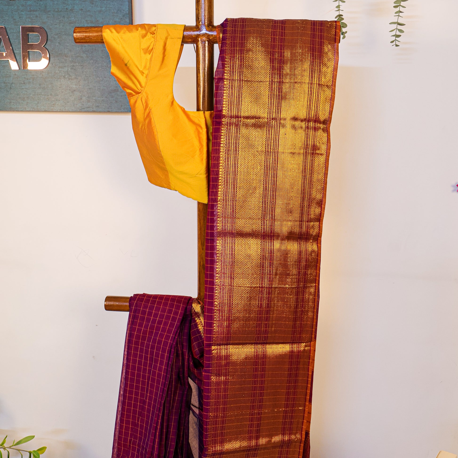 Damini - Narayanpet Checked Zari