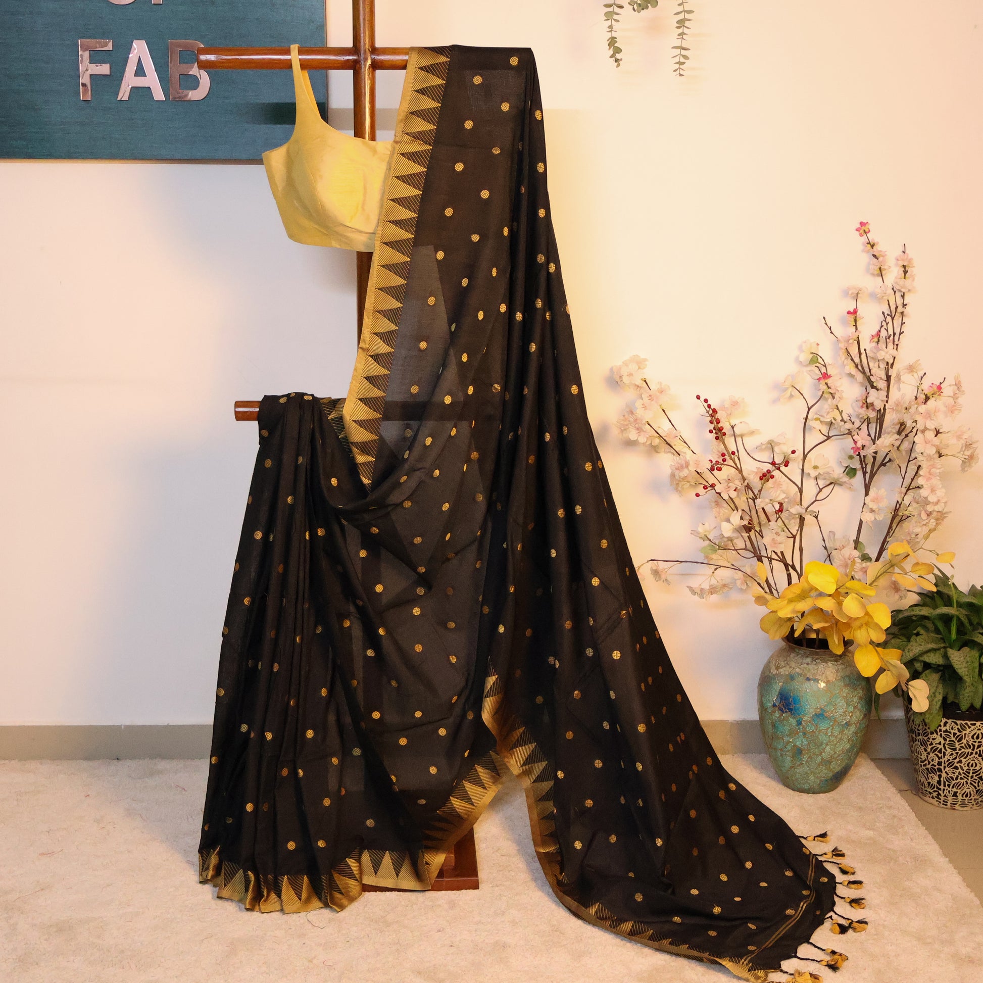 Haripriya - Khadi Golden Buttas