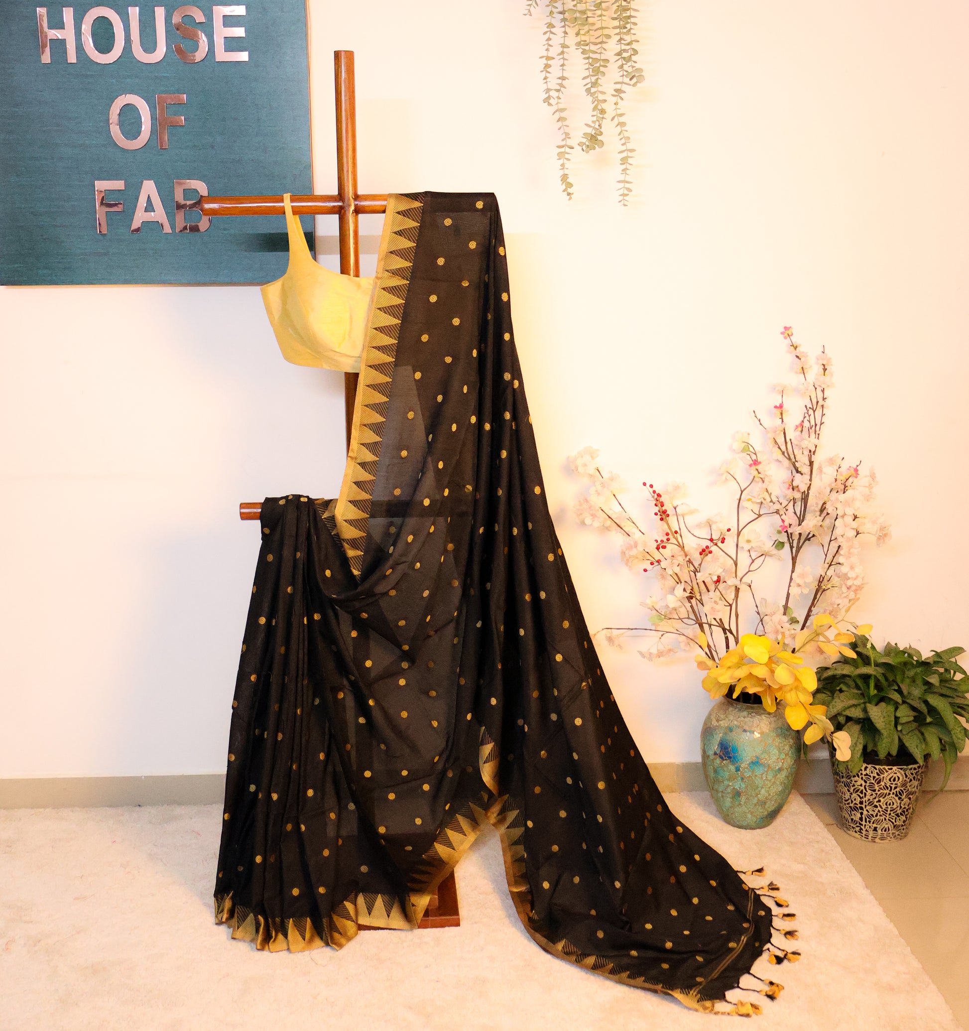 Haripriya - Khadi Golden Buttas