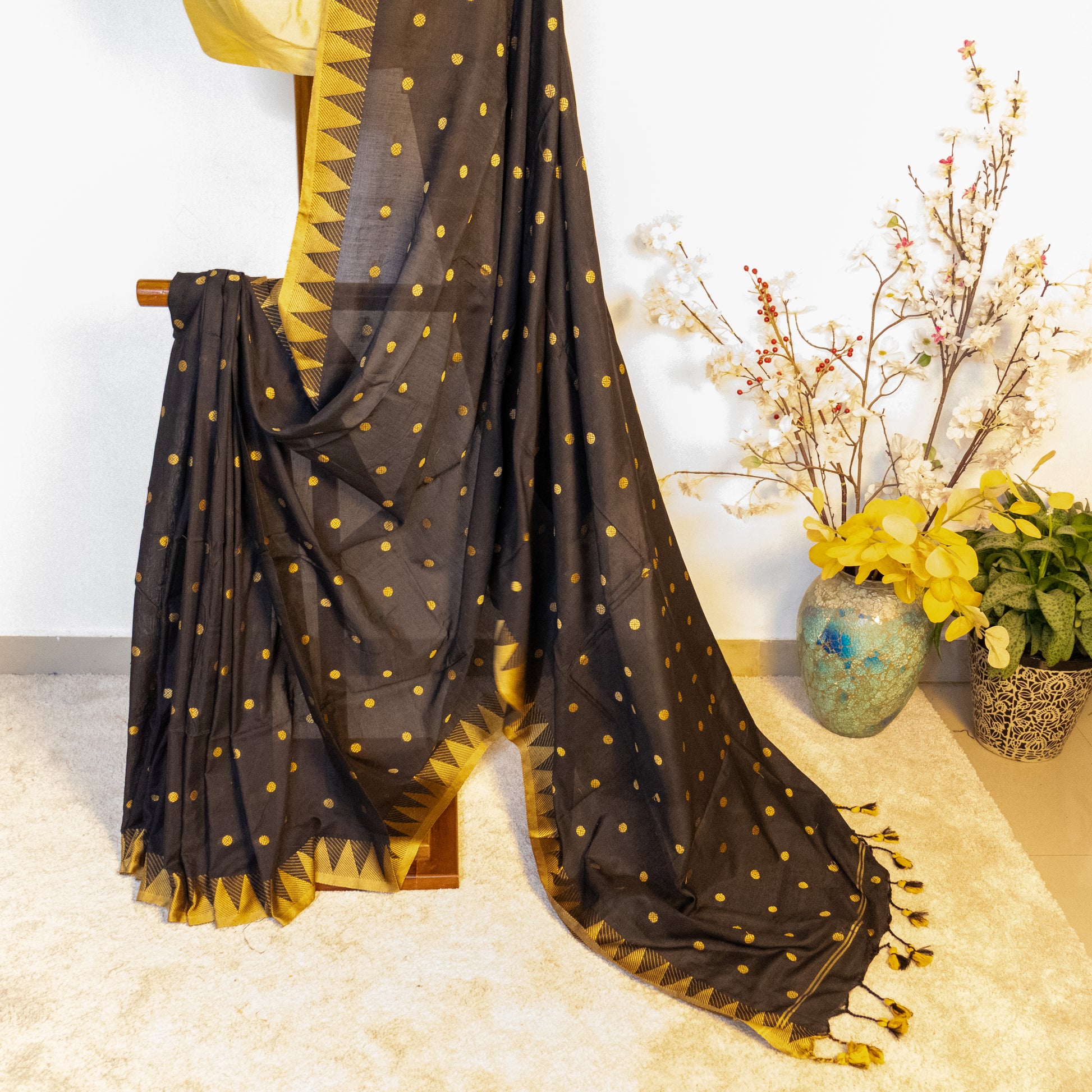 Haripriya - Khadi Golden Buttas