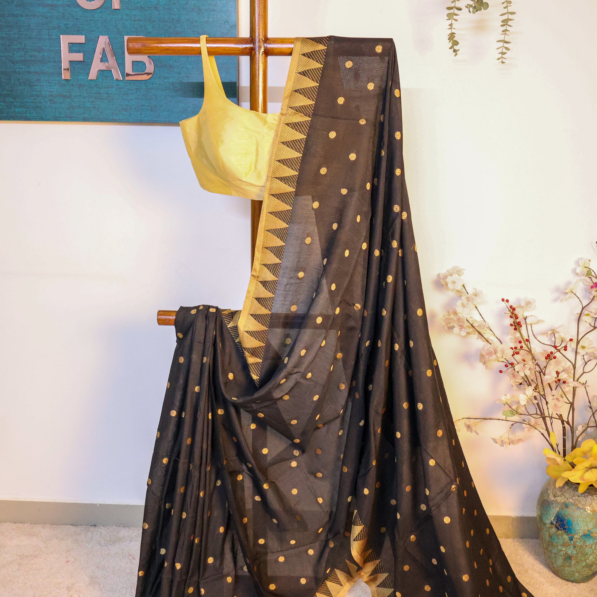 Haripriya - Khadi Golden Buttas